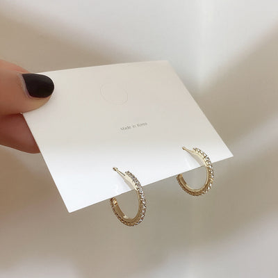 Exquisite and simple stud earrings women