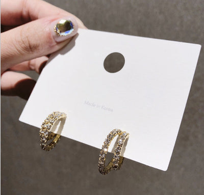 Exquisite and simple stud earrings women