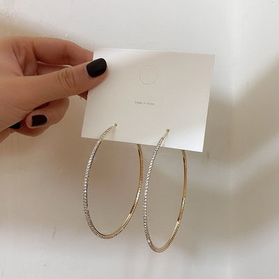 Exquisite and simple stud earrings women